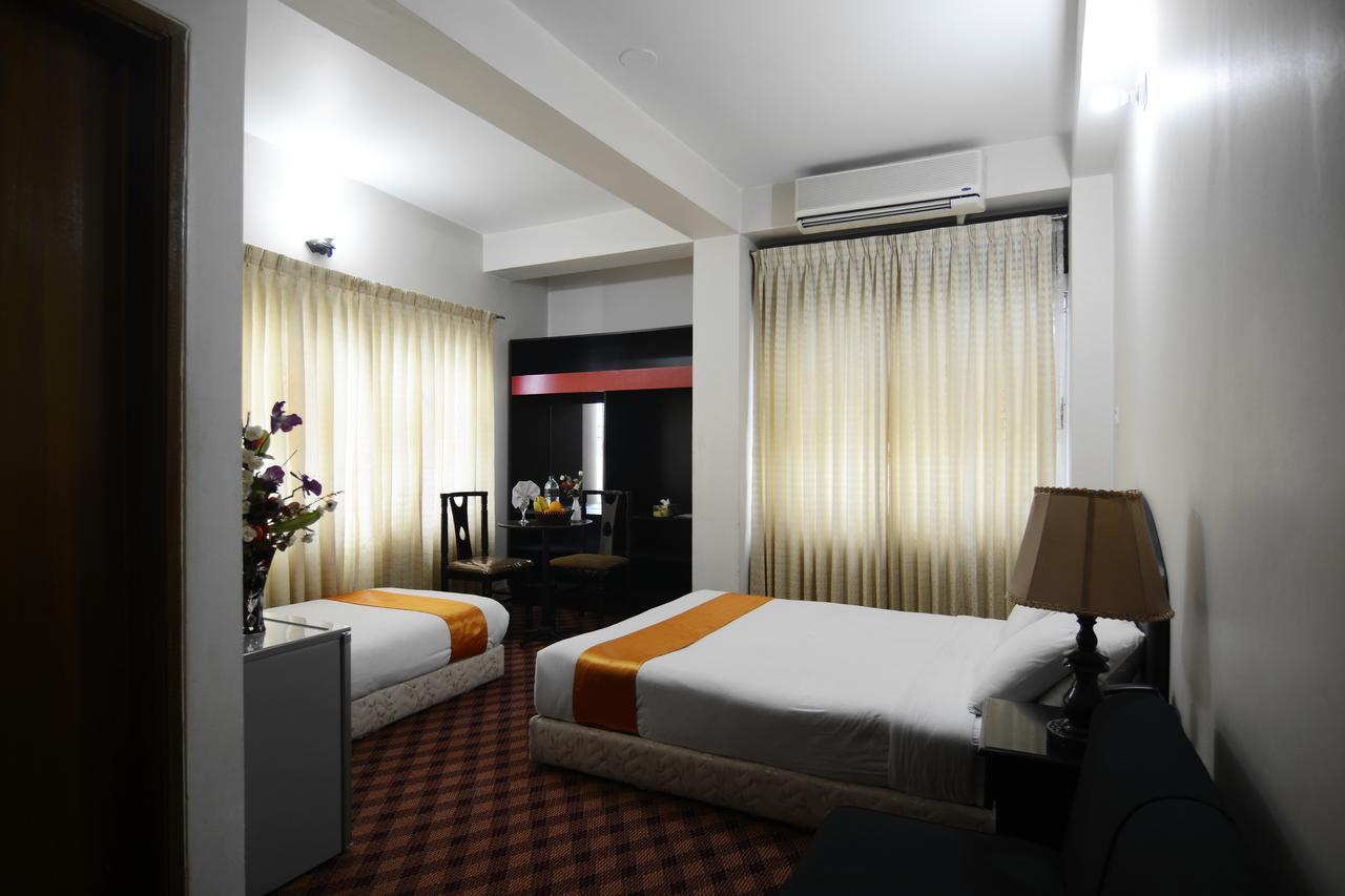 Holiday Xpress Dhaka Exterior photo