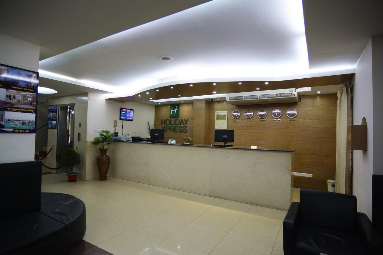 Holiday Xpress Dhaka Exterior photo