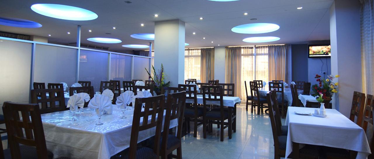 Holiday Xpress Dhaka Exterior photo