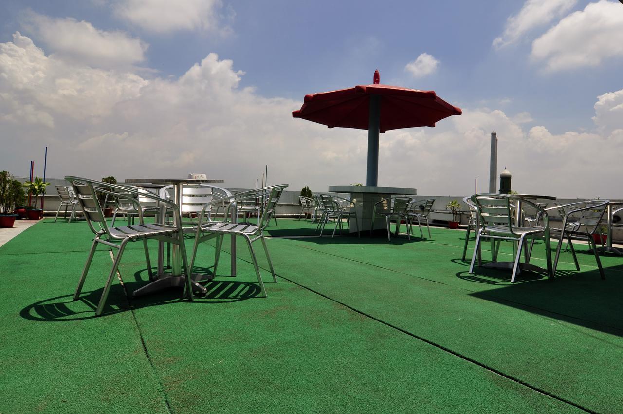Holiday Xpress Dhaka Exterior photo