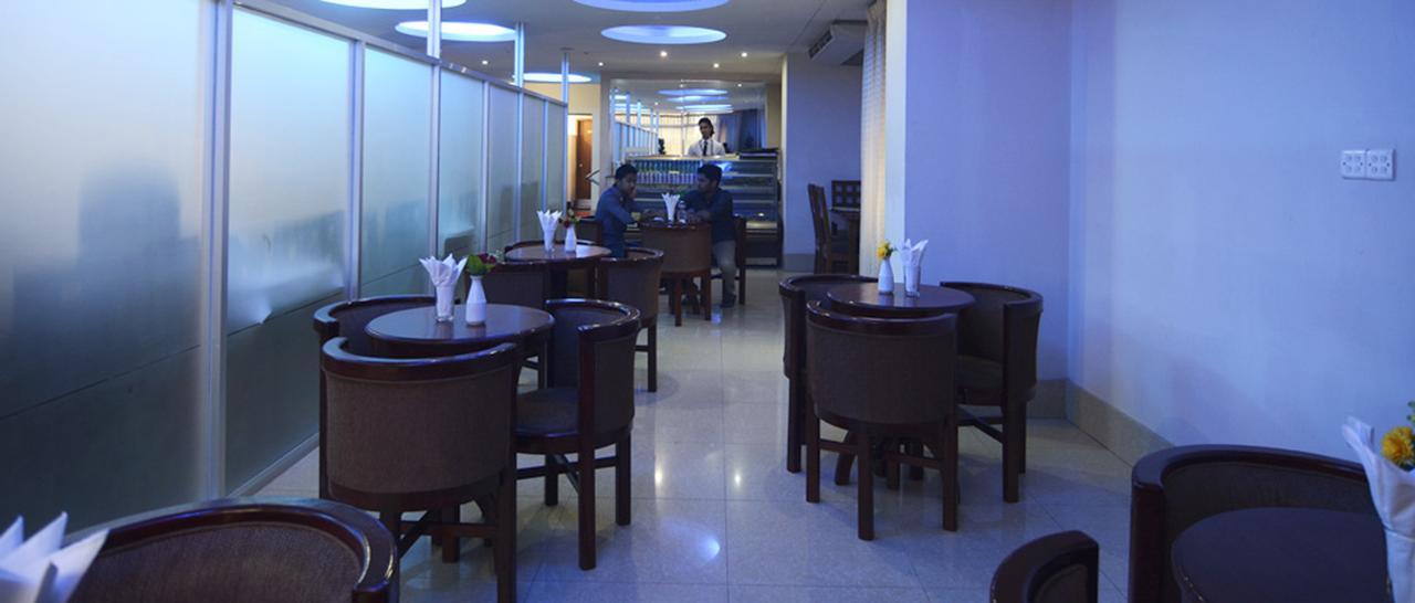 Holiday Xpress Dhaka Exterior photo